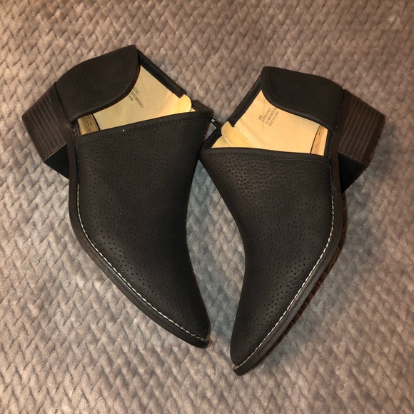 NWOT Black Ankle Shoes - Picture 7 of 7